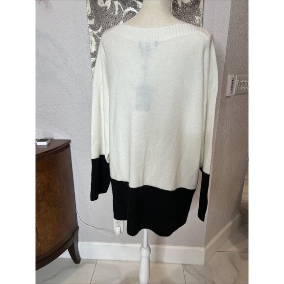 DKNY Womens XL Black & White Color Block Sweater NWT - Picture 5 of 7